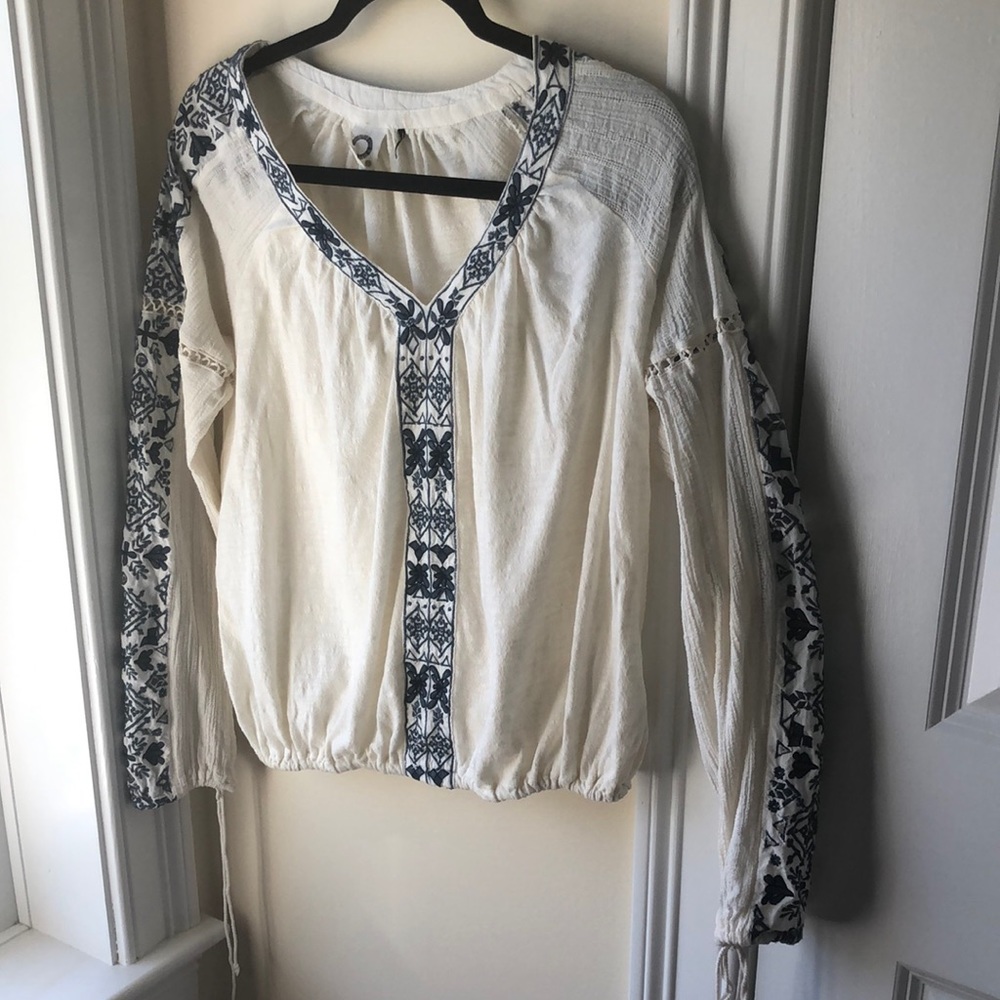 Anthropologie bohemian gauzy white embroidered top